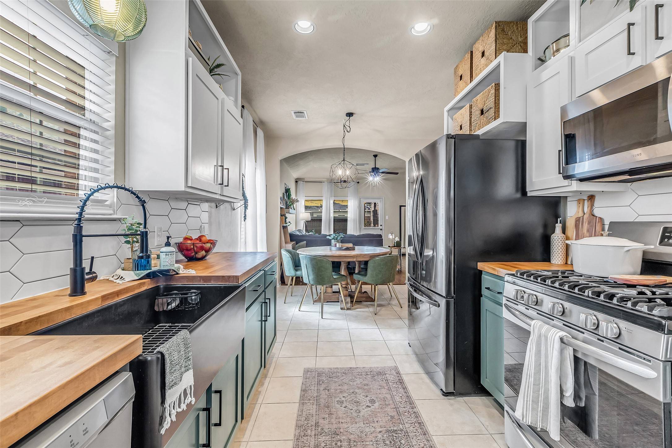 27502 Macy Hills CT, Spring, TX 77386
