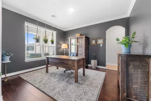 Mont Belvieu, TX 77523,10011 Fan Palm DR