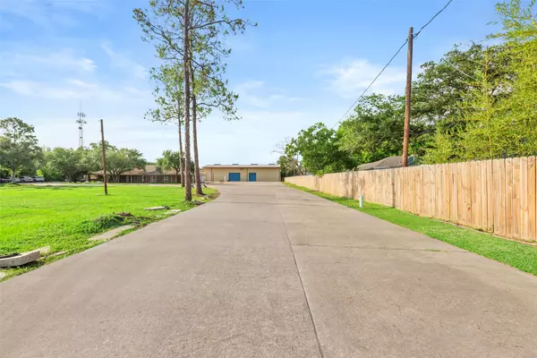 Sugar Land, TX 77498,2701 Charles LN