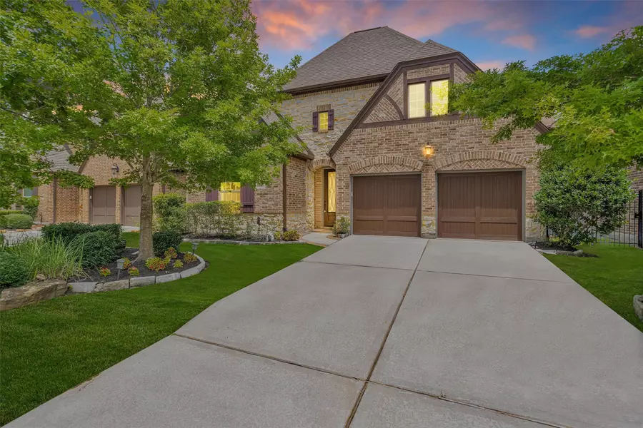 54 N Lochwood WAY, Tomball, TX 77375