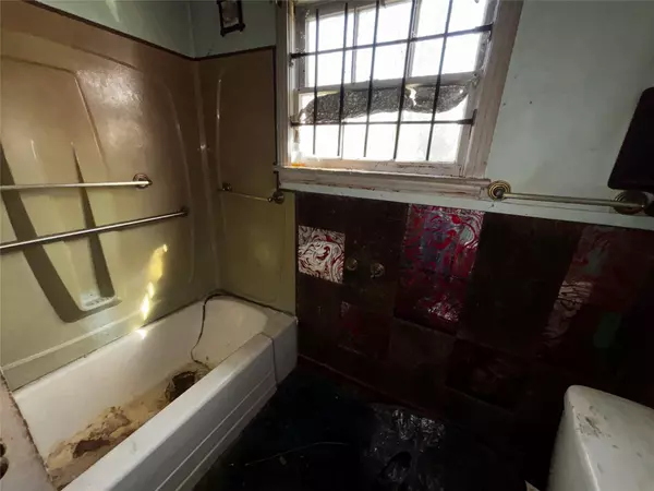 Houston, TX 77026,4124 Dabney ST