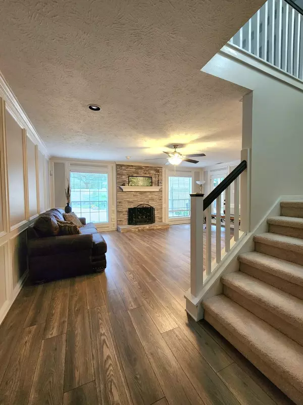 Sugar Land, TX 77479,3010 Coachlight LN