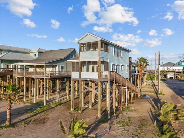 12884 Coronado DR, Freeport, TX 77541