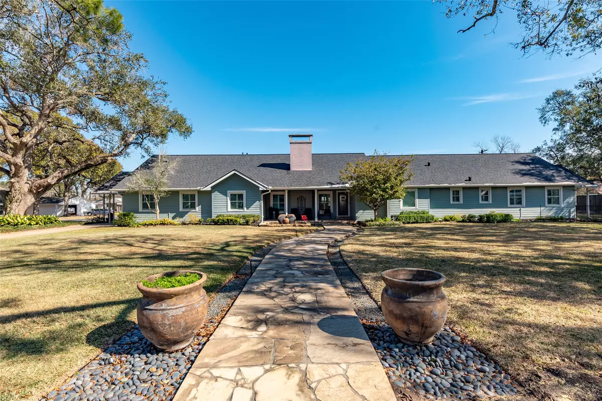 El Campo, TX 77437,512 Avenue B