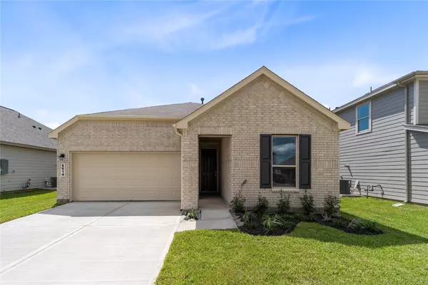 5514 Blackbird LN, Hitchcock, TX 77563