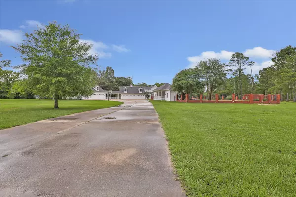 Hull, TX 77564,1331 County Road 2071
