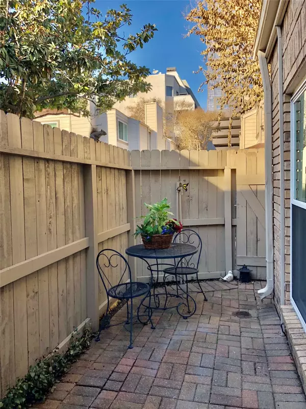 Houston, TX 77057,1829 Augusta DR #19