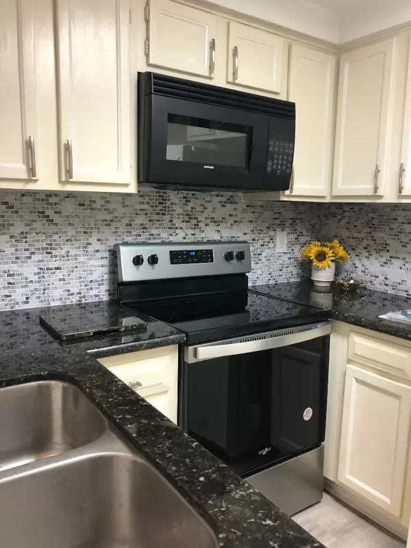 Houston, TX 77057,1829 Augusta DR #19