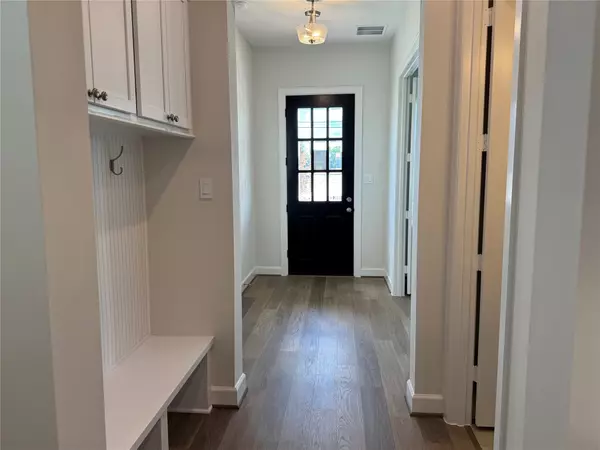 Pearland, TX 77581,2523 S Houston AVE