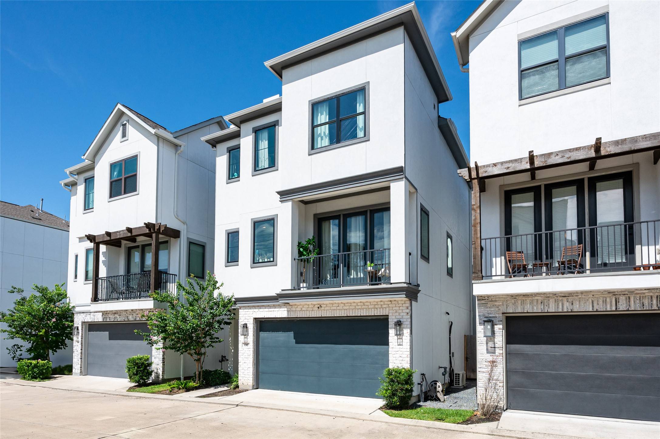 1747 Ojeman Spring LN, Houston, TX 77055