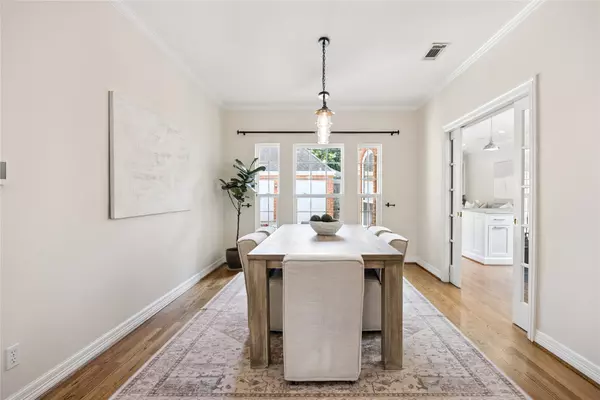 Houston, TX 77006,1619 Norfolk ST