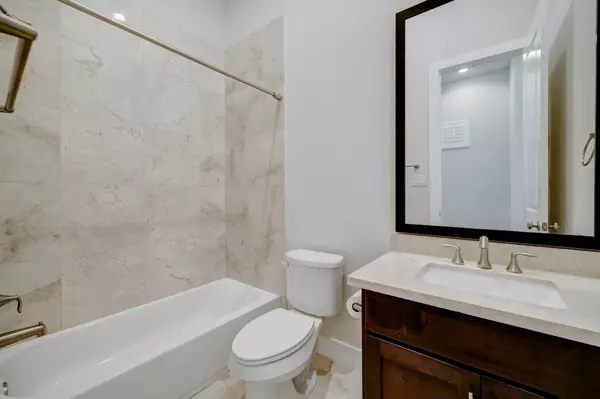 Houston, TX 77027,4721 Banning DR #E