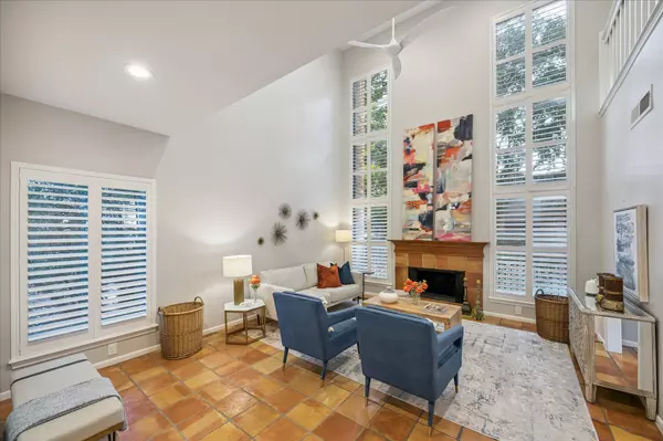 Houston, TX 77024,312 Sugarberry CIR #312