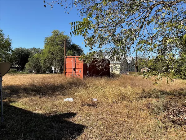 Cuero, TX 77954,310 Stockdale ST