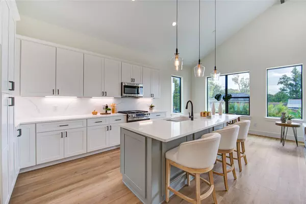 Houston, TX 77091,6121 Pacific Forest