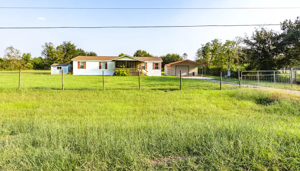 9602 Evan DR, Alvin, TX 77511