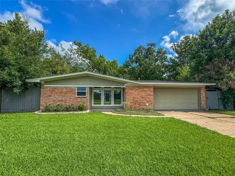 2309 Bayou DR, League City, TX 77573