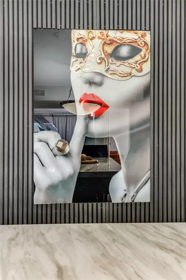 Houston, TX 77042,3085 Walnut Bend LN #11