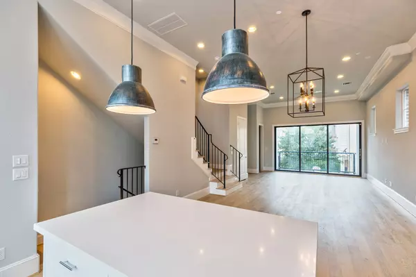 Houston, TX 77007,6134 Cottage Grove Lake DR