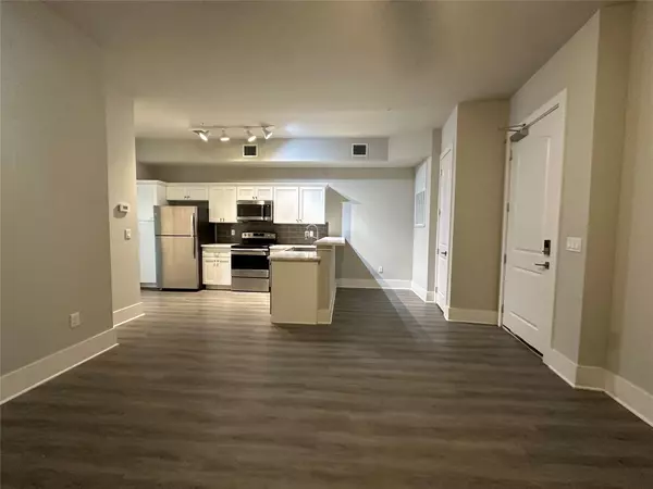 Houston, TX 77009,2727 Houston AVE #307