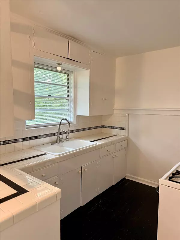 Houston, TX 77081,7018 Alder DR #3