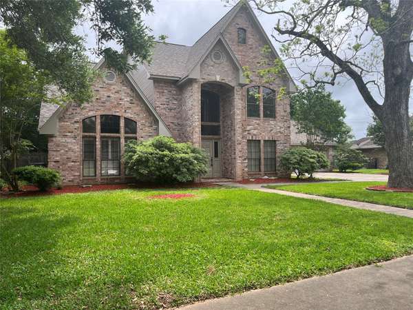 116 Strawberry DR,  Lake Jackson,  TX 77566