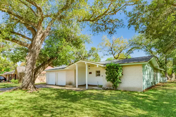 Lake Jackson, TX 77566,521 Sycamore ST