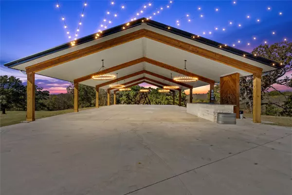 Terrell, TX 75160,9016 County Road 2329