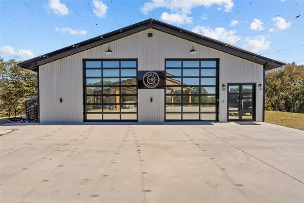 Terrell, TX 75160,9016 County Road 2329