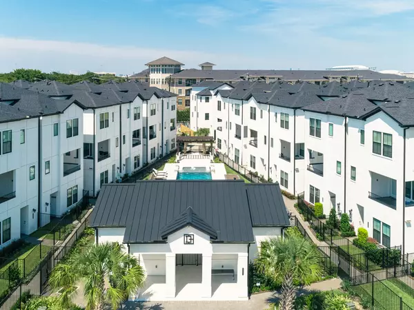 2706 Grand Fountains DR #B, Houston, TX 77054