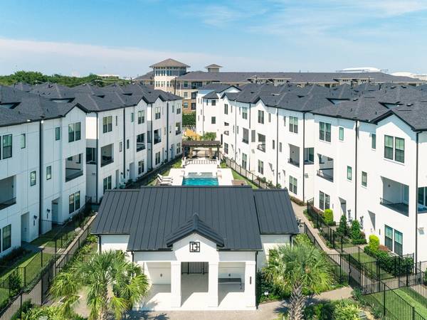 2706 Grand Fountains DR #B, Houston, TX 77054