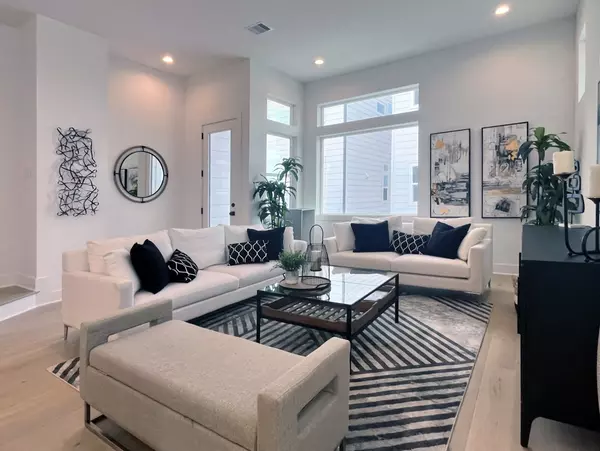 303 Marcella ST #L, Houston, TX 77091