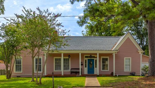 403 W Fifth ST, Brenham, TX 77833