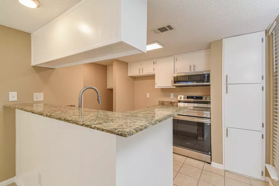 260 El Dorado BLVD #811, Houston, TX 77598