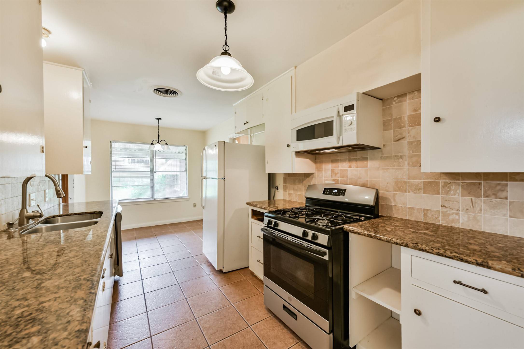 3022 Broadmead DR, Houston, TX 77025