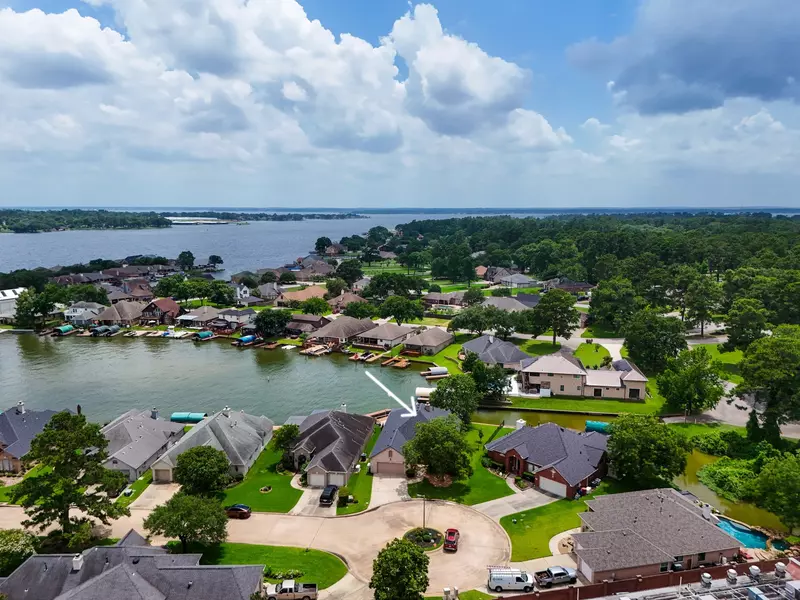 13685 Lakeside Place DR, Willis, TX 77318