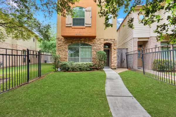 9038 Lakes AT 610 Drive, Houston, TX 77054