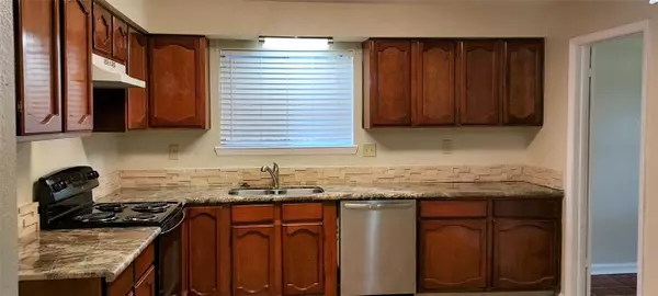 Webster, TX 77598,2443 Heritage Bend DR