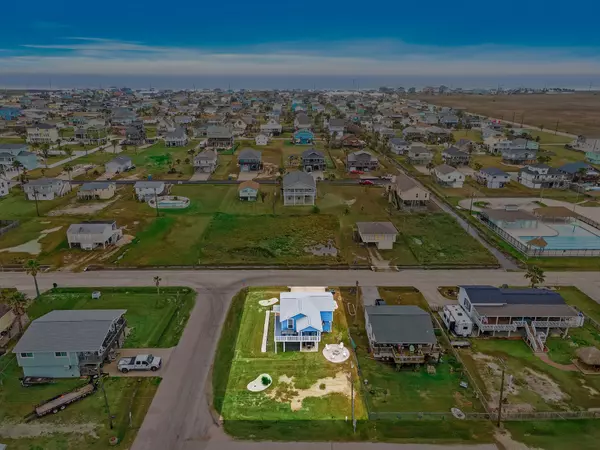 Jamaica Beach, TX 77554,16642 Jolly Roger RD