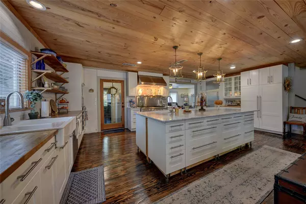 La Grange, TX 78945,223 South Madison Street