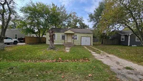 Highlands, TX 77562,111 Poinsetta LN