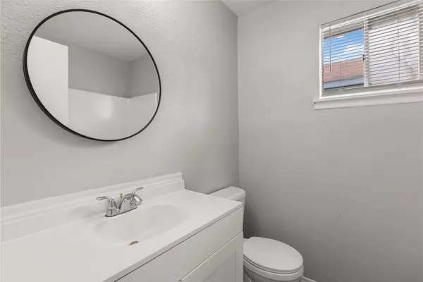 Houston, TX 77026,5706 Pickfair #B