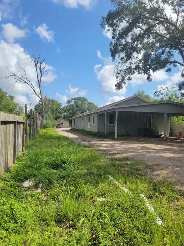443 Coen RD, Arcola, TX 77583