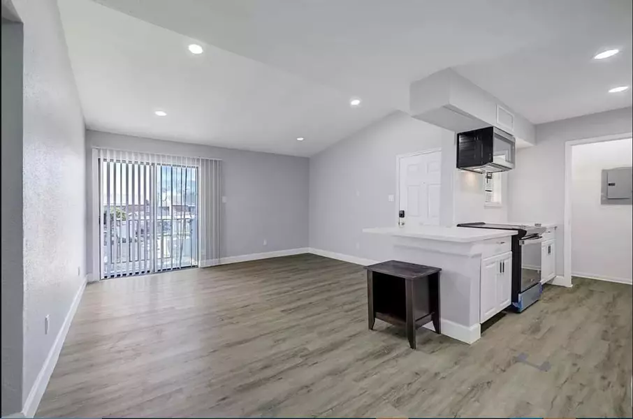 9550 Deering DR #210, Houston, TX 77036