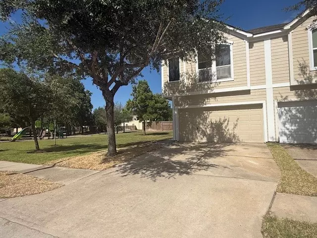 726 Woodport LN, Houston, TX 77090