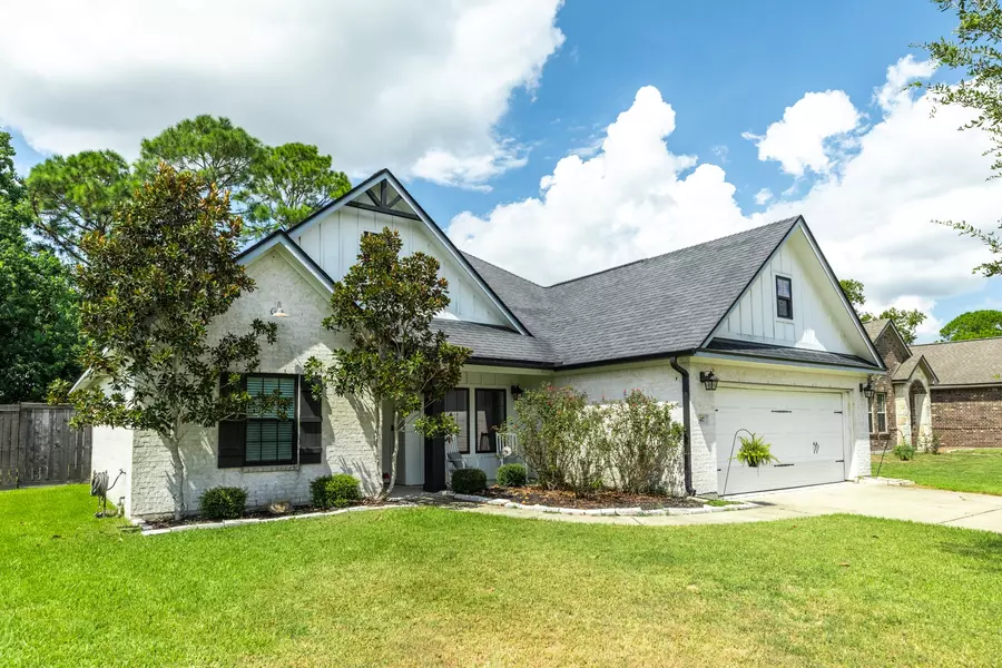 417 N Amherst DR, West Columbia, TX 77486