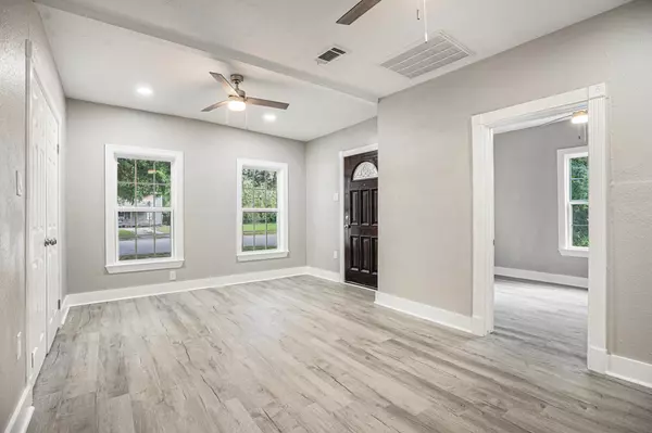 La Marque, TX 77568,206 Edgar ST