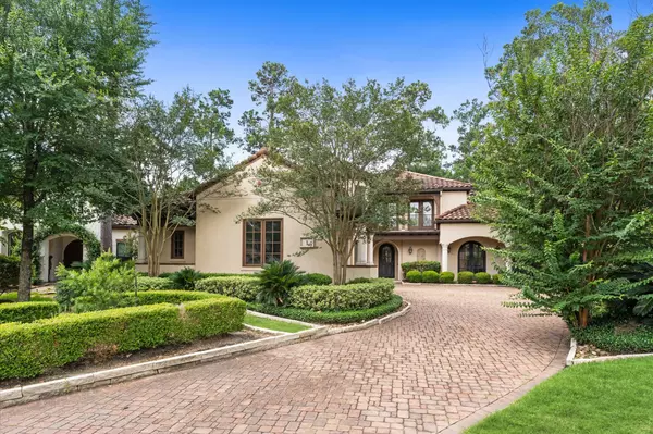 7 Ivy Castle CT, The Woodlands, TX 77382