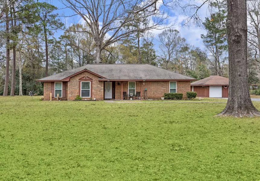144 Linnwood DR, New Caney, TX 77357