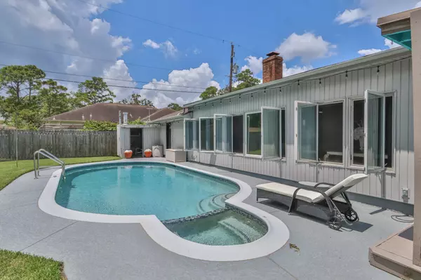Seabrook, TX 77586,502 Wildwood DR